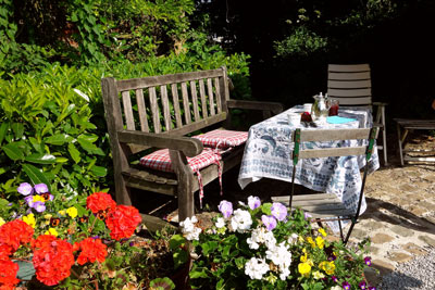 Uitzicht over onze tuin en weiden